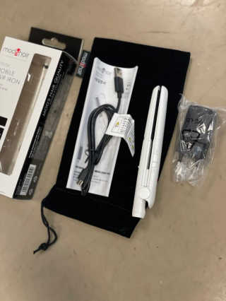 모즈헤어 휴대용 미니 고데기 — 3점을 준 리뷰어가 2020년 11월 올린 사용 사진