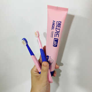 대웅제약 [덴티가드랩] 3-6세 엔젤 아기 칫솔, 치약 패키지 — 5점을 준 리뷰어가 2020년 10월 올린 사용 사진