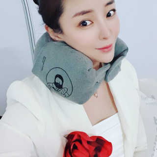 코오 바게트 필로우 메모리폼 목베개 — 5점을 준 리뷰어가 2020년 5월 올린 사용 사진