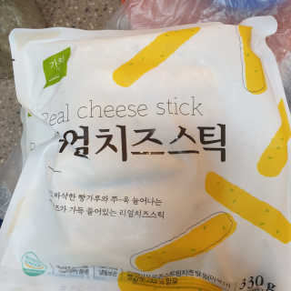 가치식탁 리얼치즈스틱, 리얼크림치즈볼 — 5점을 준 리뷰어가 2020년 6월 올린 사용 사진