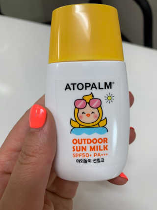 아토팜 야외놀이 선밀크 SPF50+ PA+++ — 5점을 준 리뷰어가 2020년 5월 올린 사용 사진