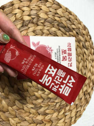 조은약초 석류콜라겐 석류즙 석류쪼옥 젤리 스틱 15포 x 20g — 5점을 준 리뷰어가 2020년 8월 올린 사용 사진
