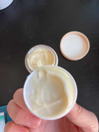 어글리프루프 크림 바이어글리 하이드레이션 샤워 50ml — 5점을 준 리뷰어가 2020년 10월 올린 사용 사진