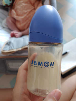 유비맘 PPSU 젖병 노꼭지_200ml_컬러 랜덤 발송 — 5점을 준 리뷰어가 2020년 8월 올린 사용 사진