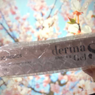 derma SC-Gel 더마에스씨 겔 20g — 3.5점을 준 리뷰어가 2020년 4월 올린 사용 사진