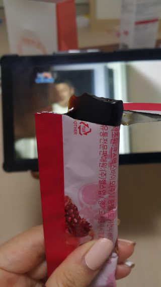 헬스업_쁘띠쁘띠석류콜라겐젤리_20g x 14포 — 5점을 준 리뷰어가 2020년 7월 올린 사용 사진