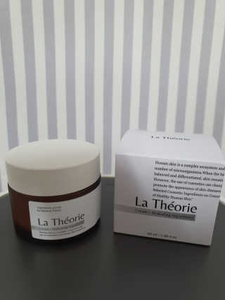 La Theorie Hydrating Ingredients | 하이드레이팅 인그레이디언츠 — 5점을 준 리뷰어가 2020년 5월 올린 사용 사진
