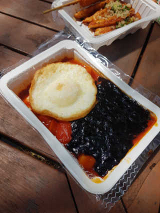 죠스떡볶이 [죠스푸드] 짜빠떡볶이+떡또그+범벅만두 신메뉴 3종 — 4점을 준 리뷰어가 2020년 4월 올린 사용 사진