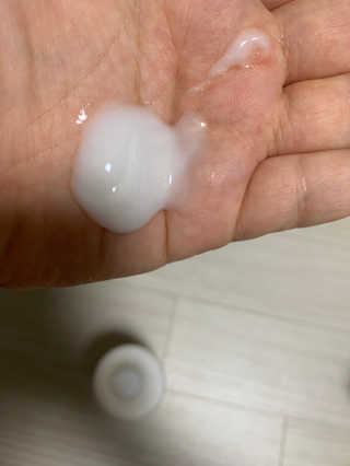 뷰니오 더마플러스 카밍 에멀전200ml — 5점을 준 리뷰어가 2020년 11월 올린 사용 사진