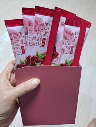 헬스업_쁘띠쁘띠석류콜라겐젤리_20g x 14포 — 4.5점을 준 리뷰어가 2020년 9월 올린 사용 사진