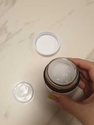 La Theorie Hydrating Ingredients | 하이드레이팅 인그레이디언츠 — 5점을 준 리뷰어가 2020년 5월 올린 사용 사진