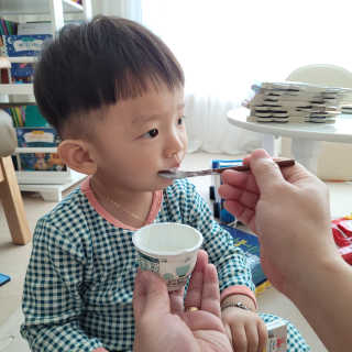 남양유업 떠먹는 불가리스 달지 않아 순한 유기농 BABY 2단계 — 5점을 준 리뷰어가 2020년 10월 올린 사용 사진