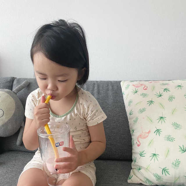 컬러체인지 개방형 실리콘 빨대 카멜로우 리뷰 사진