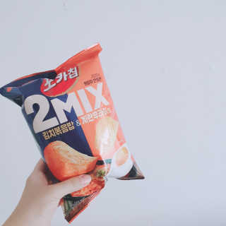 포카칩 2MIX 김치볶음밥 and 계란후라이맛 — 5점을 준 리뷰어가 2020년 7월 올린 사용 사진