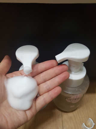 Purebble 당김없이 속촉촉_퓨어블 핸드워시 3종 [랜덤발송] — 4점을 준 리뷰어가 2020년 6월 올린 사용 사진