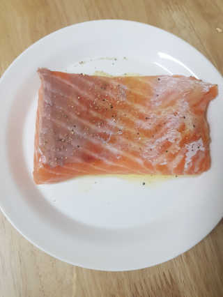 동원산업 항공직송 동원생연어_400g — 4점을 준 리뷰어가 2020년 5월 올린 사용 사진