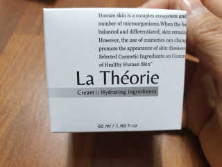 La Theorie Hydrating Ingredients | 하이드레이팅 인그레이디언츠 — 5점을 준 리뷰어가 2020년 5월 올린 사용 사진