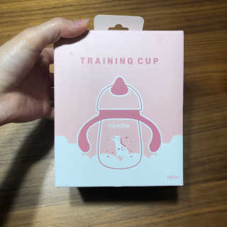 유비맘 트라이탄 코니빨대컵_컬러 랜덤 발송 — 4점을 준 리뷰어가 2020년 6월 올린 사용 사진