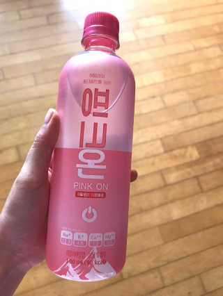 [활력충전 이온음료] 히말라야 핑크솔트를 담은 핑크온 — 5점을 준 리뷰어가 2020년 10월 올린 사용 사진