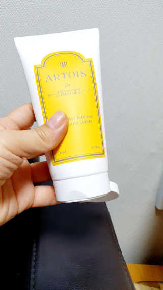 아르투아 ARTOIS 꽃밭에 누운듯 은은한 꽃향기, 아르투아 자르 바디로션 — 4점을 준 리뷰어가 2020년 6월 올린 사용 사진