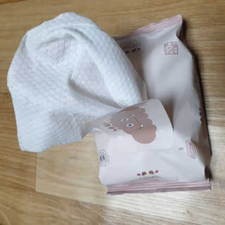 아이수 브론 몬스터 휴대용 아기 물티슈 — 5점을 준 리뷰어가 2020년 12월 올린 사용 사진