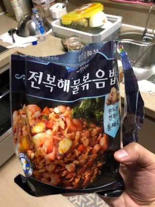 바다는다웰빙이다 전복해물볶음밥/전복김치볶음밥 250g-4봉지 — 5점을 준 리뷰어가 2020년 10월 올린 사용 사진