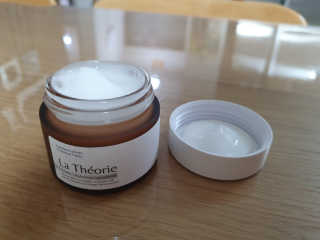 La Theorie Hydrating Ingredients | 하이드레이팅 인그레이디언츠 — 5점을 준 리뷰어가 2020년 5월 올린 사용 사진