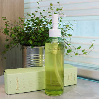 스킨큐어 산다화 순한 클렌징 동백 오일 200ml — 5점을 준 리뷰어가 2020년 5월 올린 사용 사진