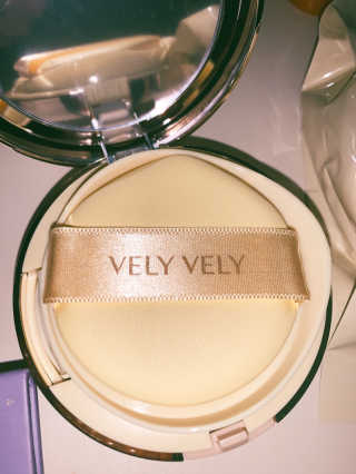 VELY VELY 아우라 허니 글로우 쿠션 — 5점을 준 리뷰어가 2020년 4월 올린 사용 사진