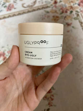 어글리프루프 크림 바이어글리 하이드레이션 샤워 50ml — 5점을 준 리뷰어가 2020년 10월 올린 사용 사진