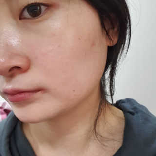 아미니 아쿠아 프로텍터 선쿠션 — 5점을 준 리뷰어가 2020년 4월 올린 사용 사진