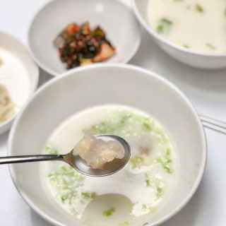 한촌몰 설렁탕집 가마솥 도가니탕 350g x 2팩 — 5점을 준 리뷰어가 2020년 8월 올린 사용 사진