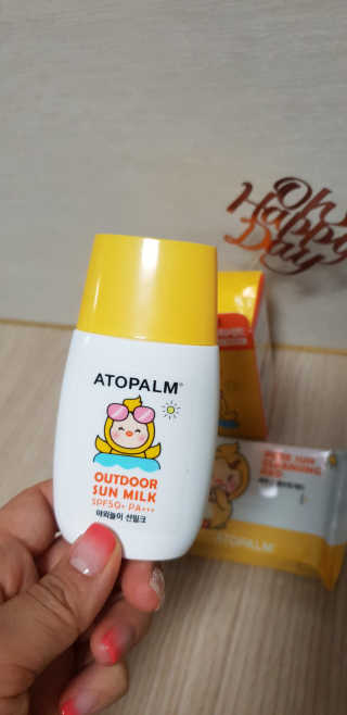 아토팜 야외놀이 선밀크 SPF50+ PA+++ — 5점을 준 리뷰어가 2020년 5월 올린 사용 사진