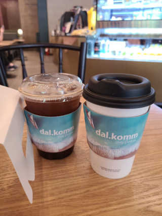 달콤커피 국기원사거리점 [달콤커피국기원사거리점]달콤리뉴얼원두디저트세트 — 5점을 준 리뷰어가 2020년 8월 올린 사용 사진