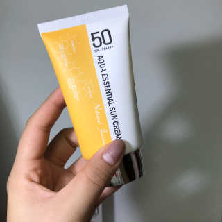 내추럴프렌드 아쿠아 에센셜 썬크림 — 5점을 준 리뷰어가 2020년 9월 올린 사용 사진